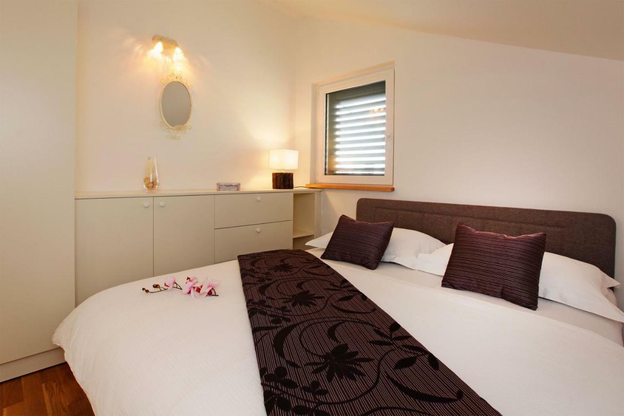 Apartmán Superb Penthouse Luna Bol Exteriér fotografie